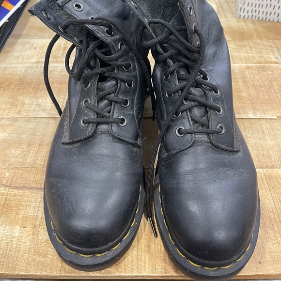 Dr. Martens 1460 - Picture 1 of 3